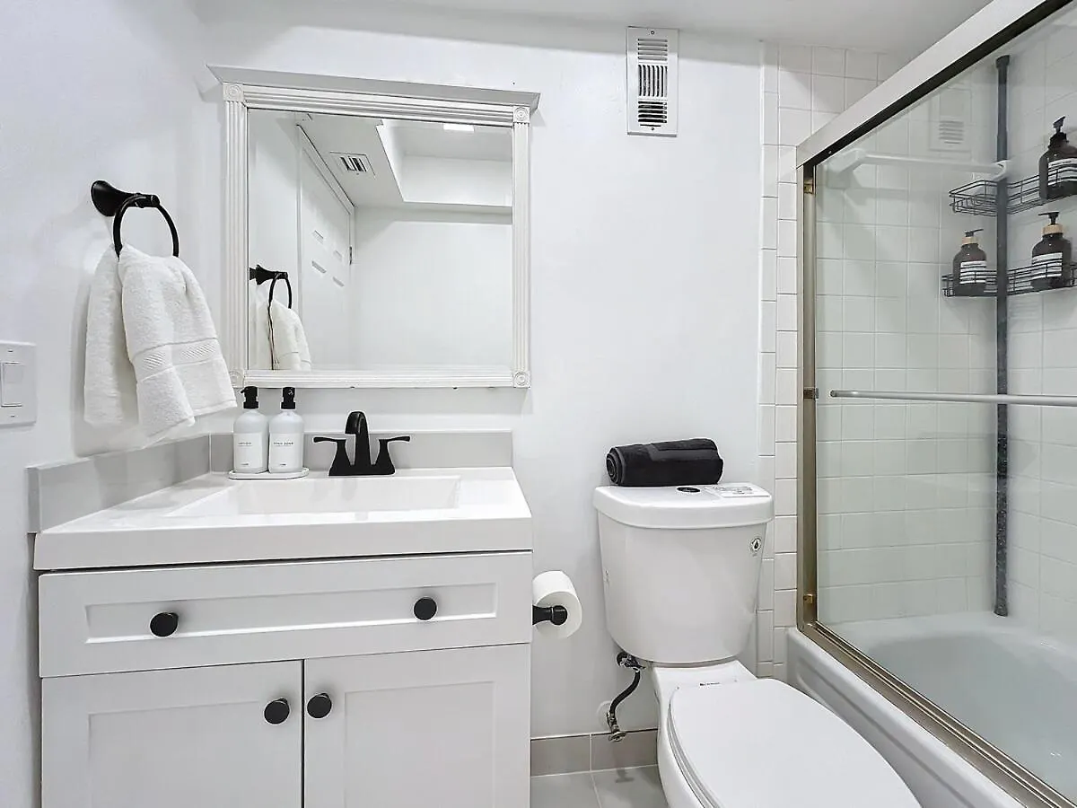 Apartment Clearwater Spacious Getaway- Comfort &Convenience