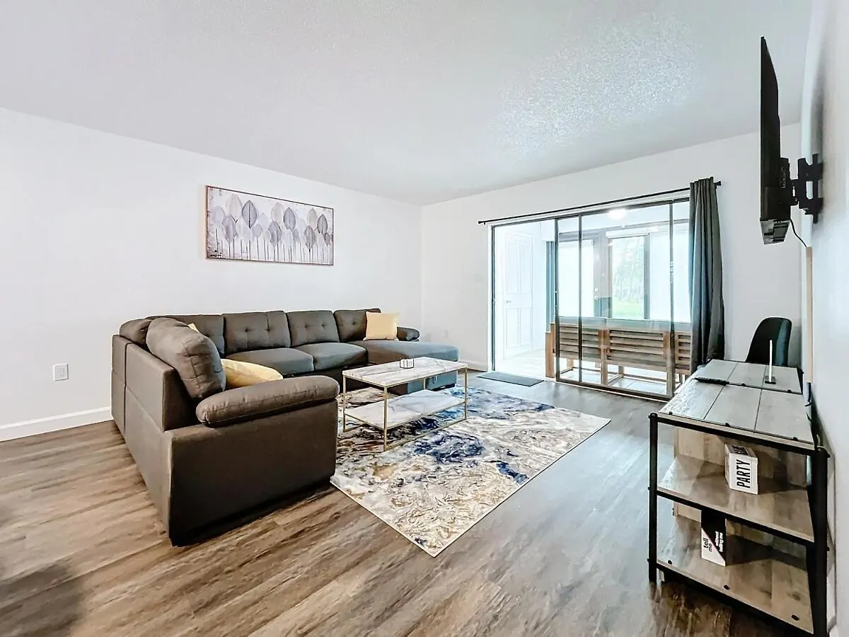 Apartment Clearwater Spacious Getaway- Comfort &Convenience