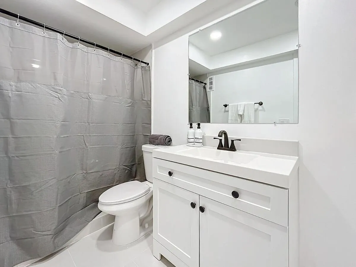 Clearwater Spacious Getaway- Comfort &Convenience Apartment