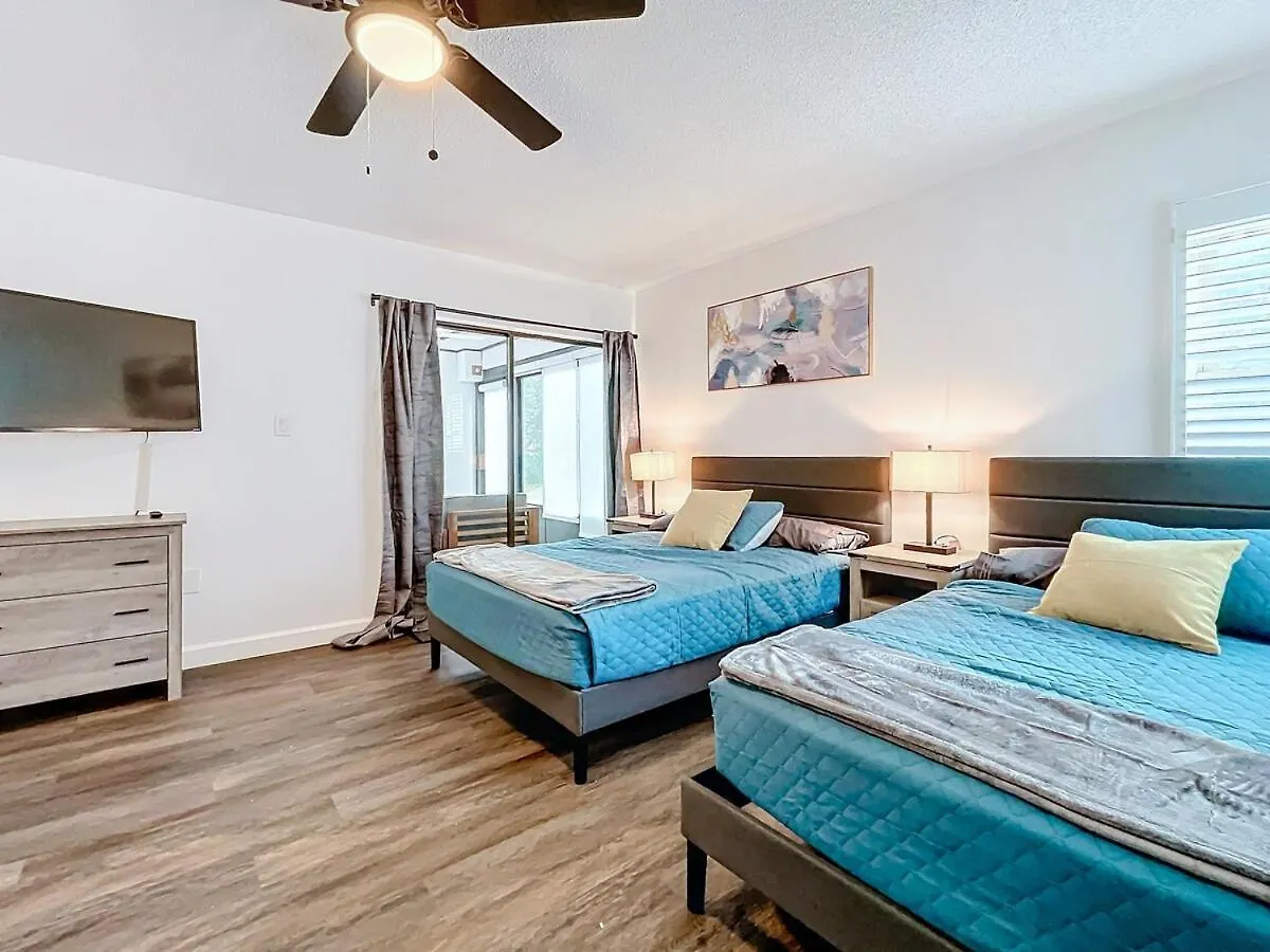 Clearwater Spacious Getaway- Comfort &Convenience